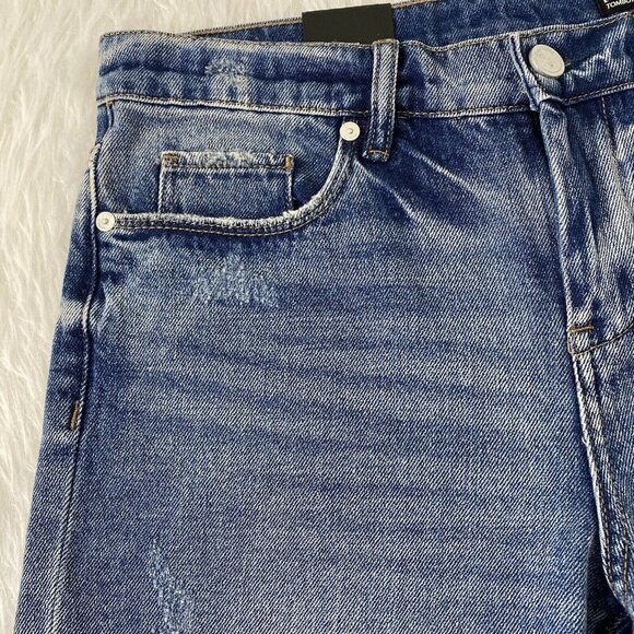 BLANKNYC Women's size 28 Tomboy Blue Jean Bermuda Shorts Raw Hem Distressed NEW - Picture 4 of 10